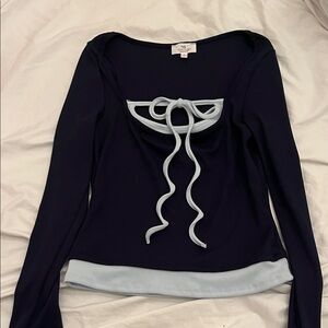 Chic Long Sleeve Top in Navy and Light Blue